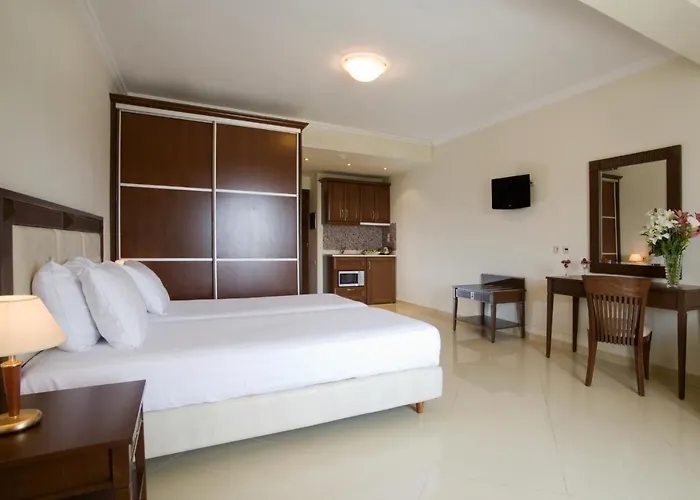 Royal 3* Nydri (Lefkada)